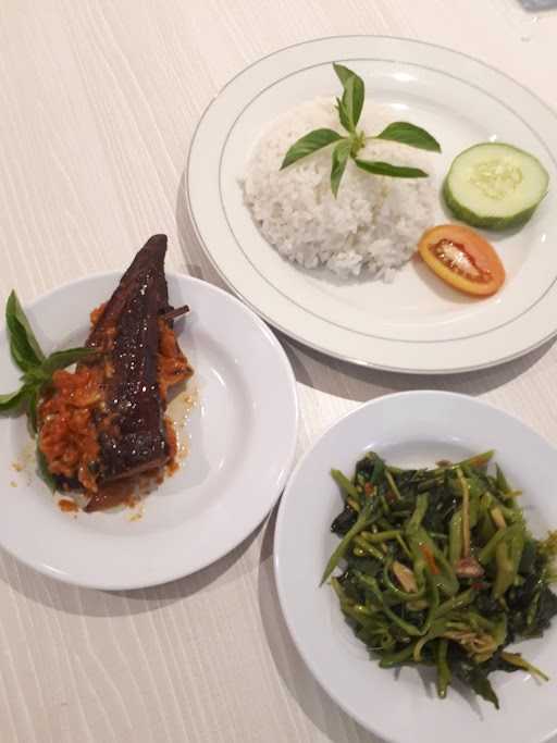 Marijo Resto Manado 6