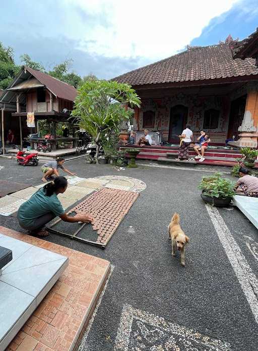 Abhinaya Jajan Bali Dan Kue 2