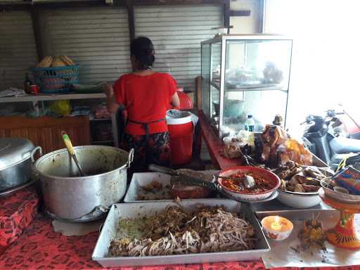 Warung Babi Guling Buk Eka 7