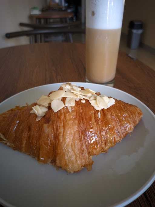 Sam'S Puff, Pastry & Bakery 2