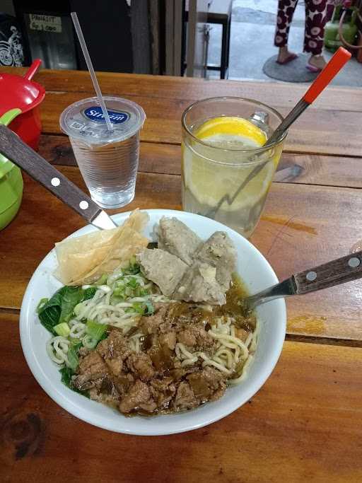 Bakso Mie Ayam Solo Sakjose 2