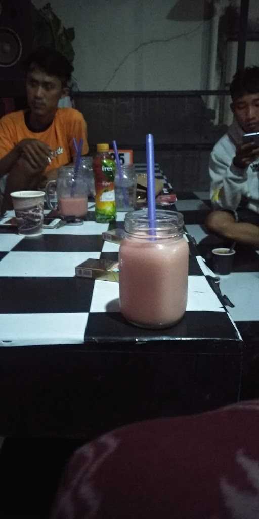 Kafe Teras Adhellea 3