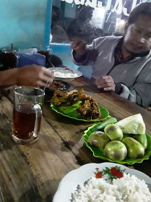 Rumah Makan Nining Rahayu 3