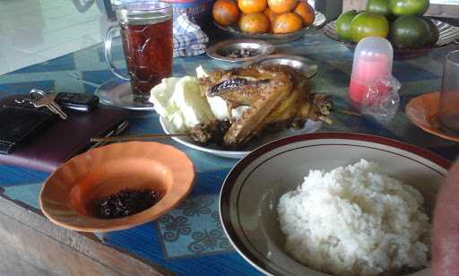 Rumah Makan Nining Rahayu 4