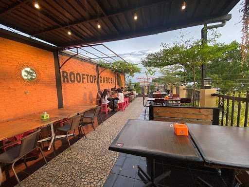 Khayangan Rooftopcafe 7