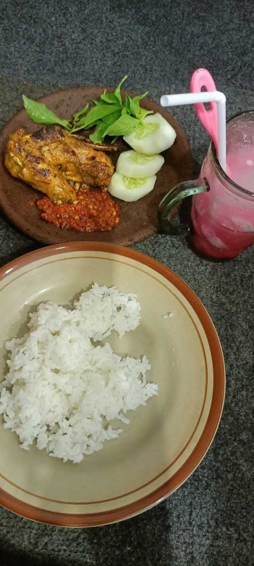 Ayam Bakar Borollo 1