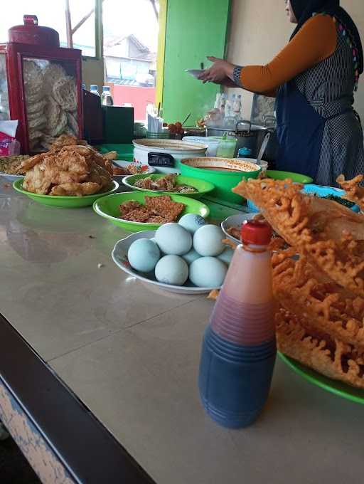 Warung Makan Sop Mak Dah 5