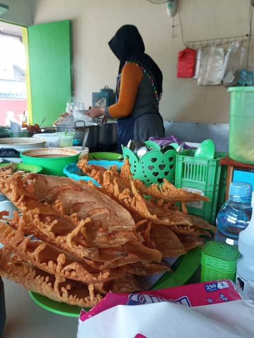 Warung Makan Sop Mak Dah 3