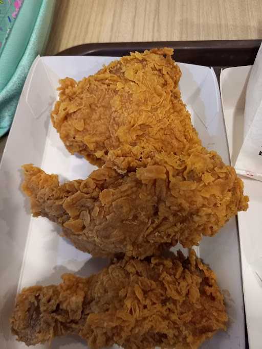 KFC Box - Phinisi Point Mall 6