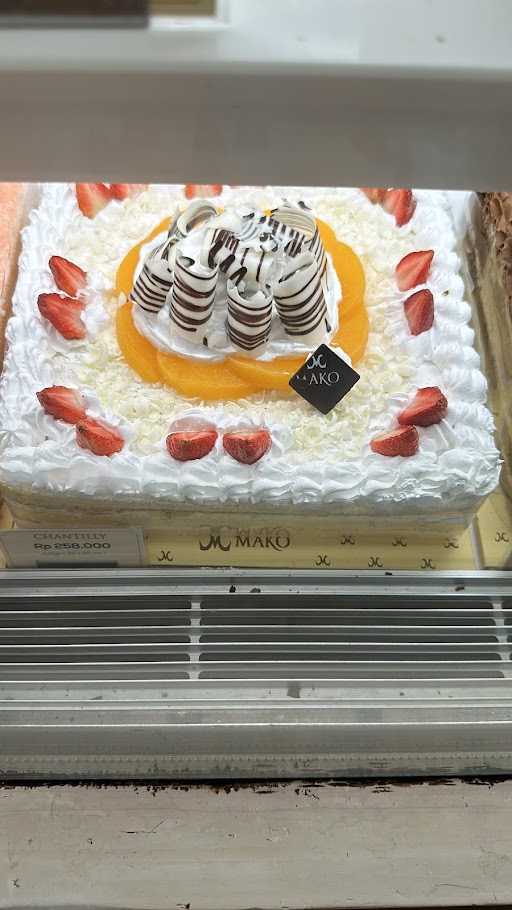 Mako Cake & Bakery Living World Pekanbaru 6