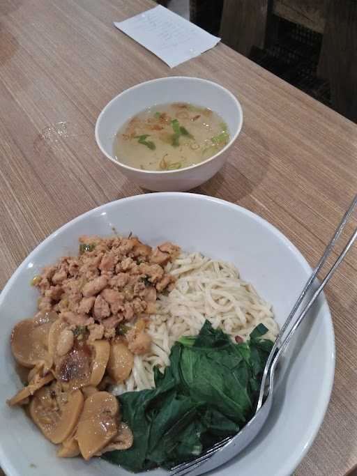 Bakso Lapangan Tembak Plaza Citra Pekanbaru 10