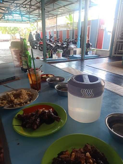 Warung H. Iyus 10