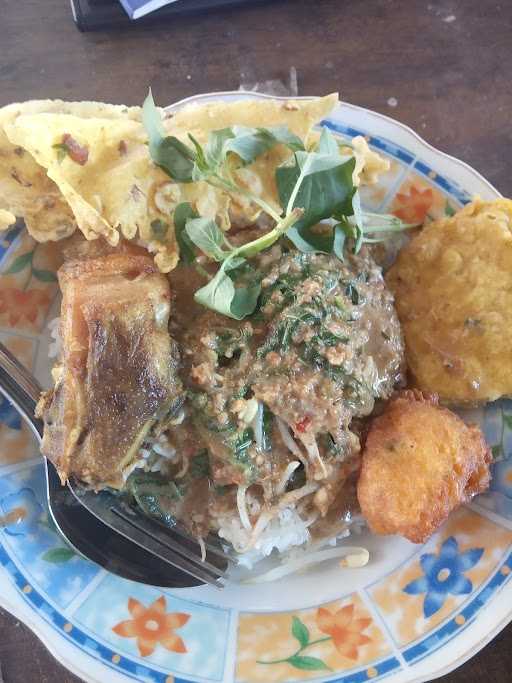 Warung Simpangan (Nasi Pecel) 2