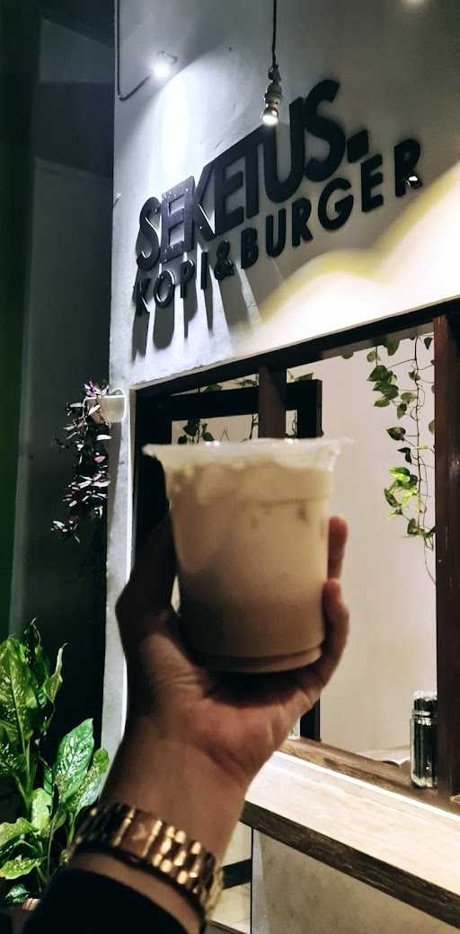 Seketus Kopi & Burger 9