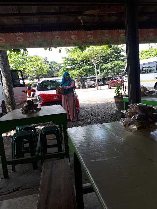 Rumah Makan Mama Neneng 6