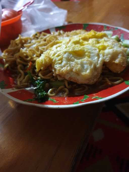 Warung Nasgor Mas Yono 3