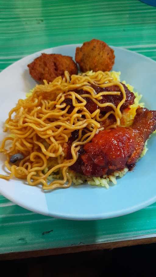 Warung Nasi Kuning Mama Fajar 6