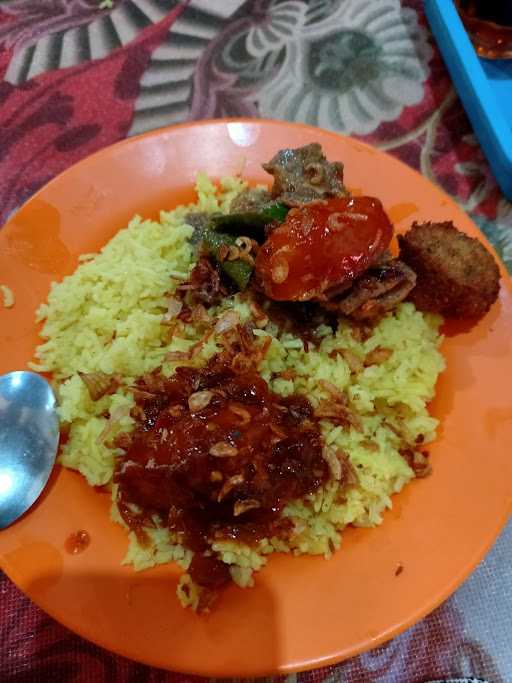 Warung Nasi Kuning Mama Fajar 2