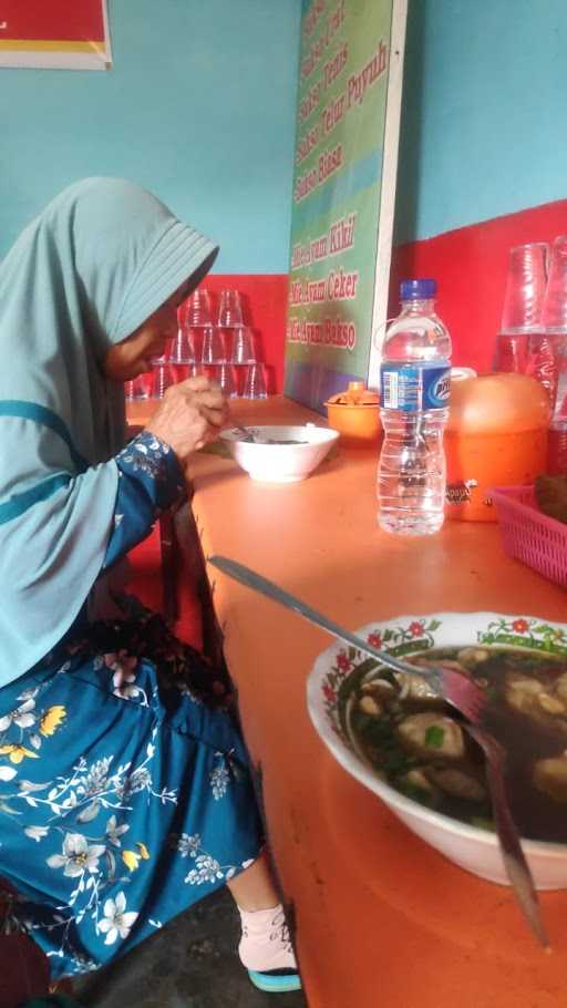 Bakso Kikil Lapangan Masbagik 5