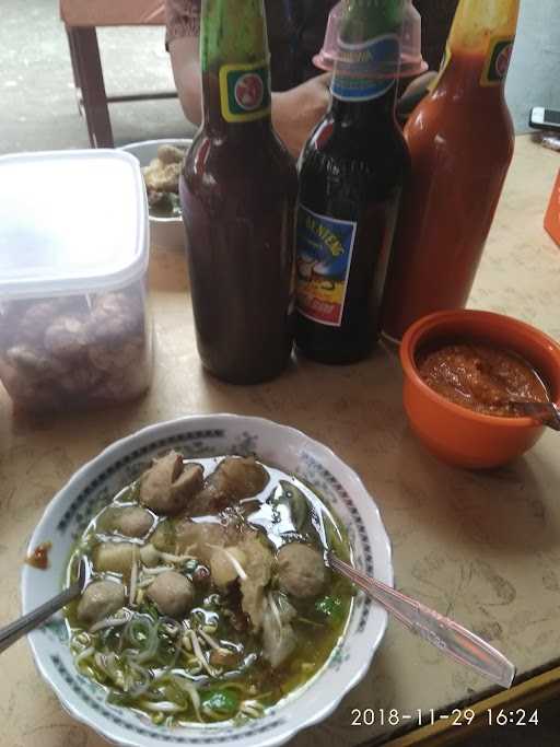 Bakso Kikil Lapangan Masbagik 1