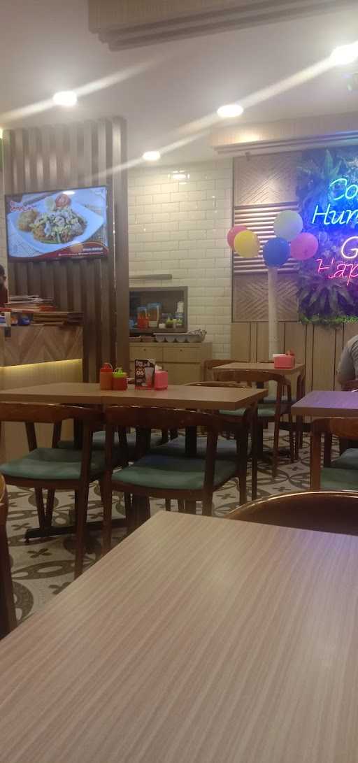 Bakmi Naga Resto - City Plaza Jatinegara 6