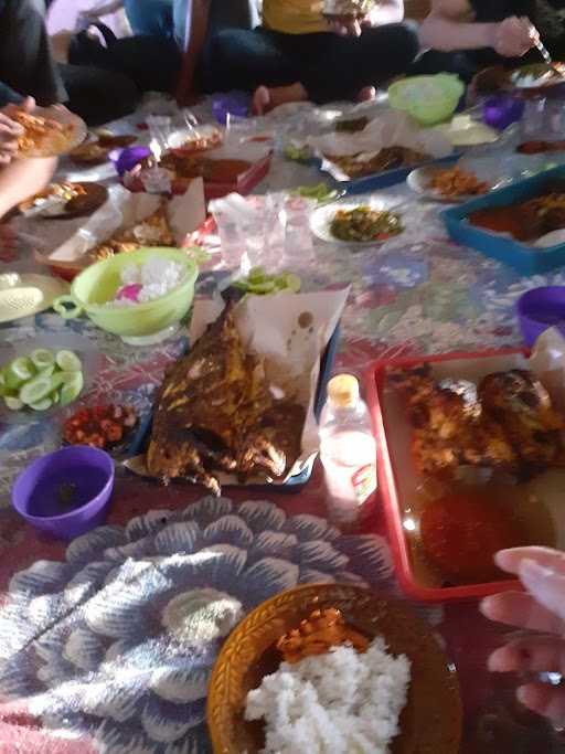 Saung Ikan Bakar Bintang Barat 2