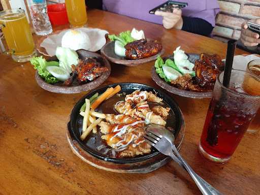 J'Bing Cafe & Resto 2 7