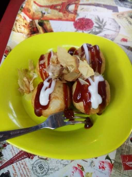 Sosis Bakar Bandung & Takoyaki Xhie Whon 5