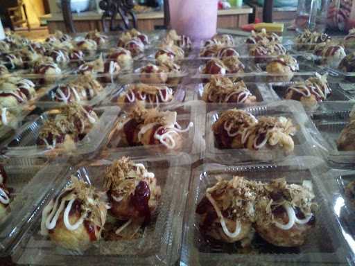 Sosis Bakar Bandung & Takoyaki Xhie Whon 4