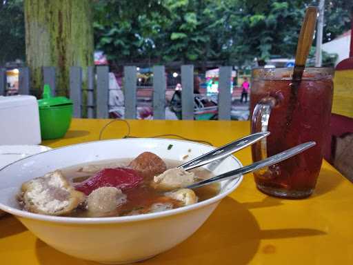 Bakso Stasiun 9