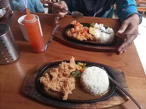 Kampoeng Steak Probolinggo 4