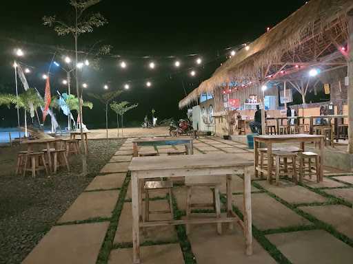 D'Garden Cafe Jepara 8