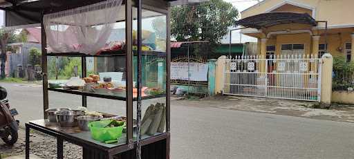 Lontong Sayur Dan Nasi Gurih Bu' Dani 6