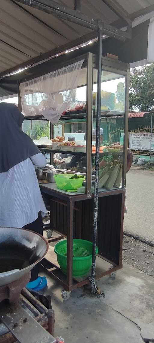 Lontong Sayur Dan Nasi Gurih Bu' Dani 5