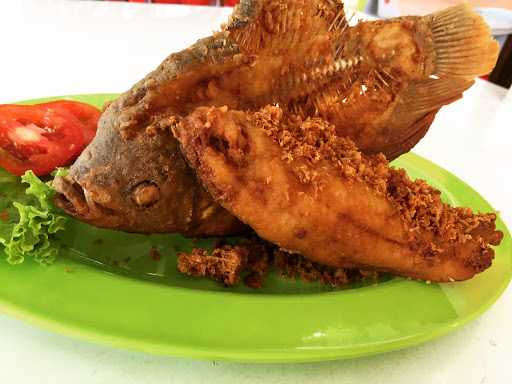 Happy Seafood Medan 6