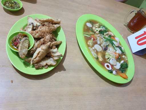 Happy Seafood Medan 2