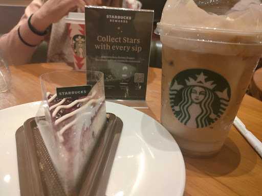 Starbucks - Adam Malik Medan 6