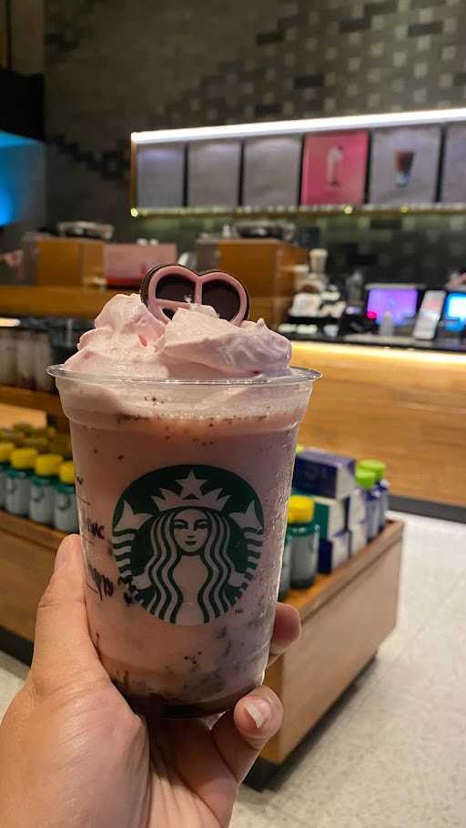 Starbucks - Adam Malik Medan 7