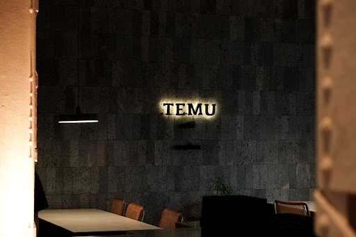 Titik Temu Cafe - Medan 9