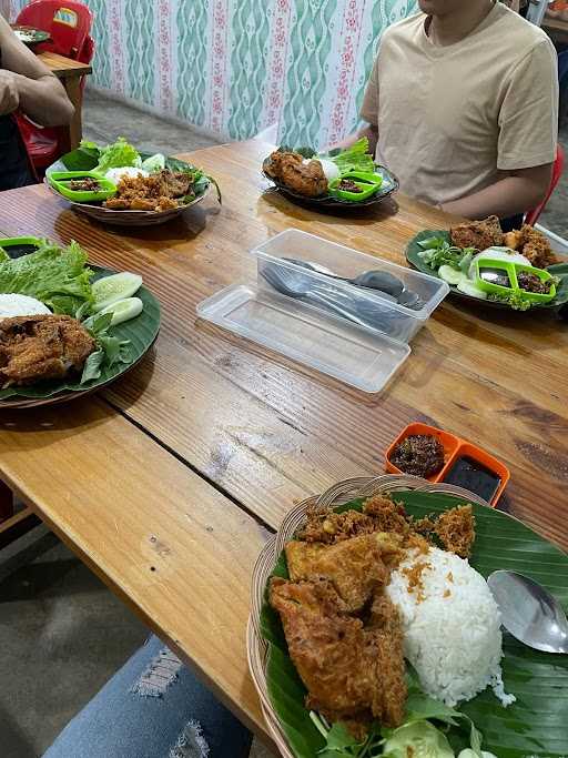 Ayam Penyet Dapoer Djemadi 10