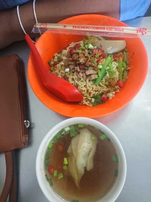 Mie Pangsit Siantar Ahui 1