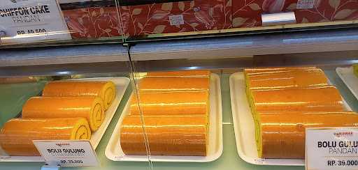 Mawar Bakery & Cake Shop 9