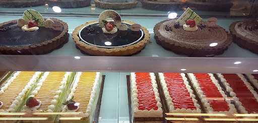 Mawar Bakery & Cake Shop 6