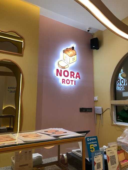 Nora Roti 4