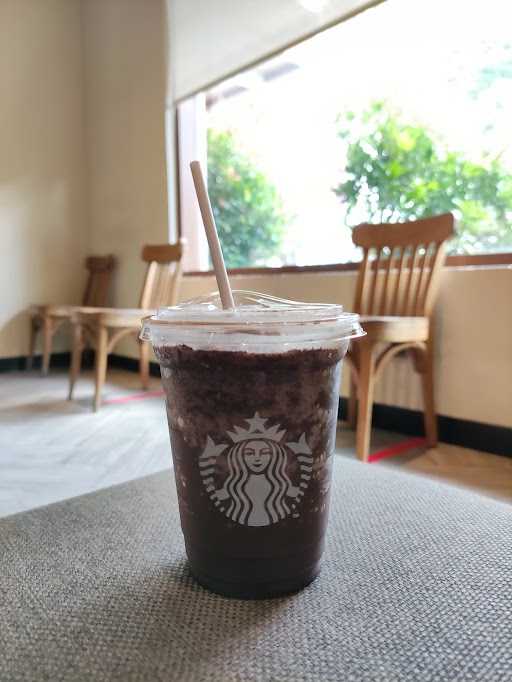 Starbucks - Diponegoro 9