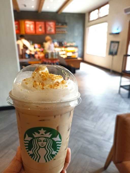 Starbucks - Diponegoro 4