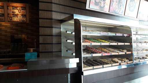 Dunkin' Donuts Gatot Subroto Medan 3