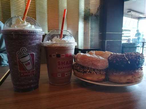 Dunkin' Donuts Gatot Subroto Medan 10