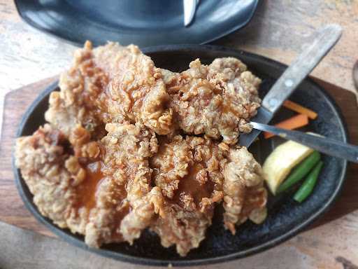 Raden'S Crispy Steak And Spicy Chicken 5