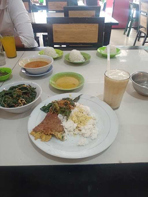 Rumah Makan Dinda 4